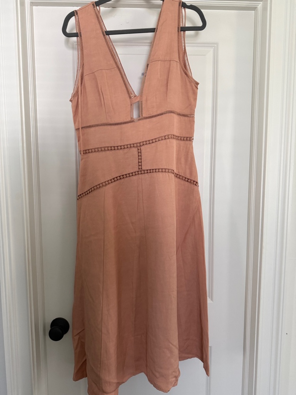 Reiss Sleeveless V-Neck Midi Dress in Peach